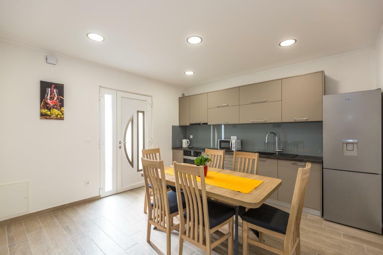 Acoustic Apartment มาคาร์สกา ภายนอก รูปภาพ